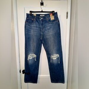 Women Levi’s straight jeans 32 NWT